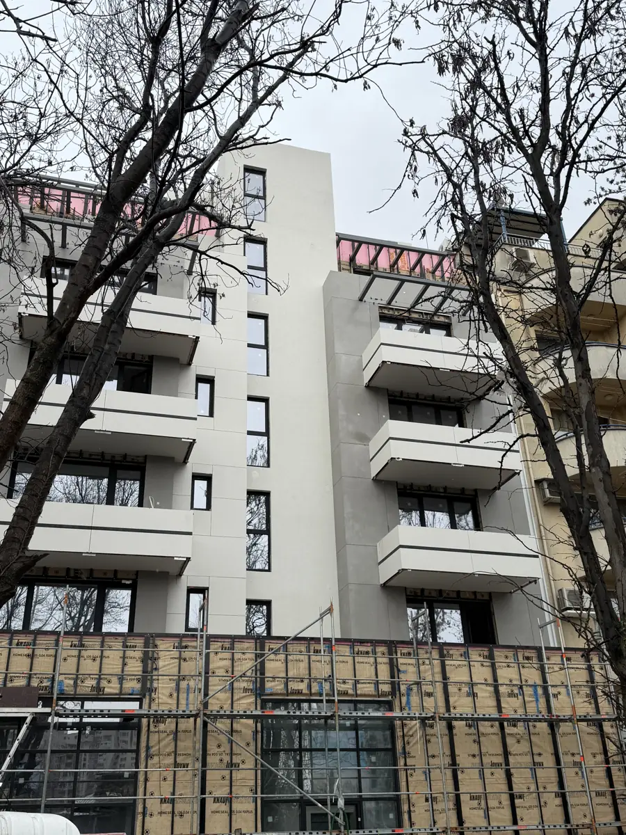 Монтаж на еталбонд по балконите